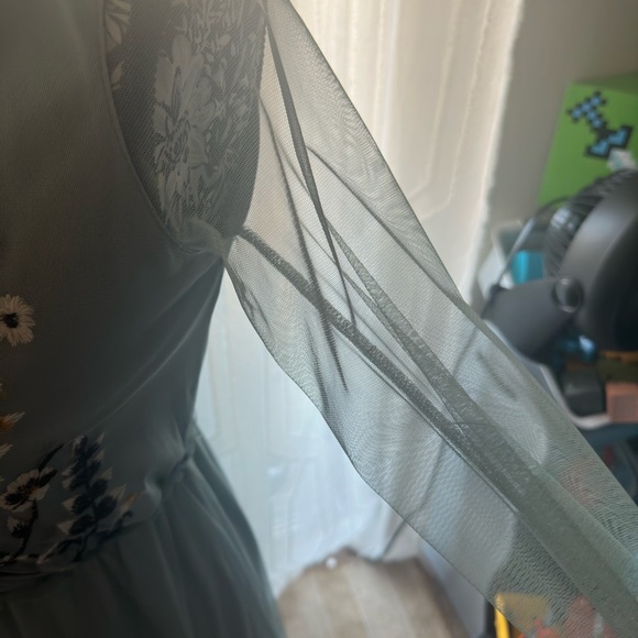 Floral embroidered dress - Picture 7 of 8